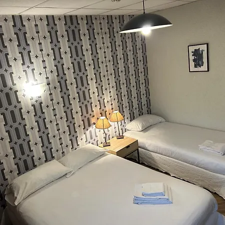 Initial By Balladins, Restaurant Broisin Hotel 2*