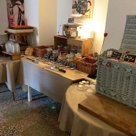 Initial By Balladins, Restaurant Broisin 호텔 3*