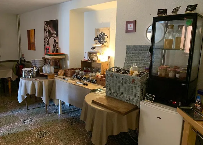 Initial By Balladins, Restaurant Broisin فندق