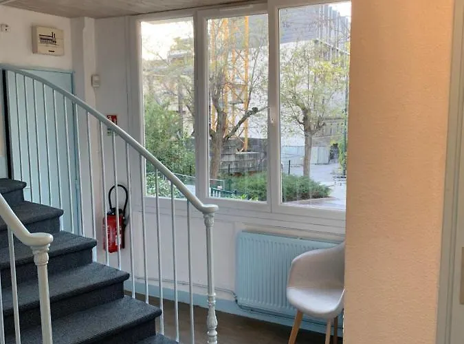 Initial By Balladins, Restaurant Broisin 3*