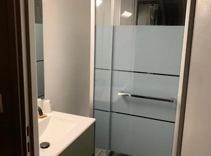 Initial By Balladins, Restaurant Broisin 3*