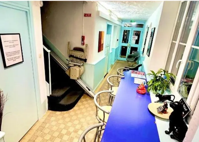 Initial By Balladins, Restaurant Broisin فندق 3*