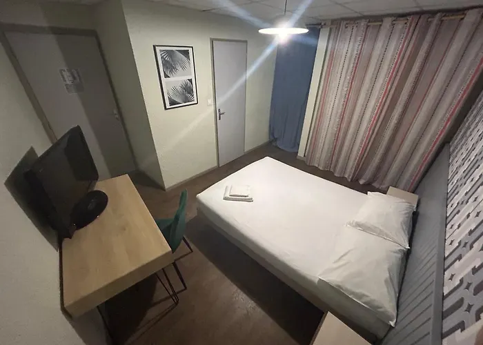 Initial By Balladins, Restaurant Broisin 엑스레뱅